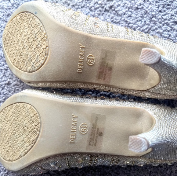 Shoes - Picture 4 of 5